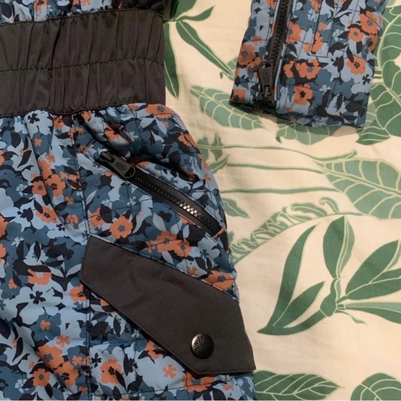 (SOLD) FREE PEOPLE ALL PREPPED SKI SUIT **Size XS** - Picture 4 of 6